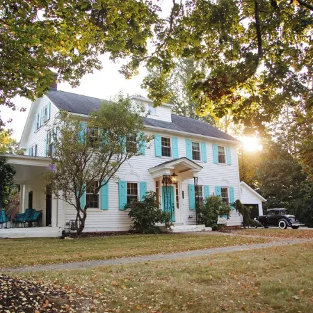 Downtown Yellow Springs- Walkable. Hot Tub. Fire Pit + Pets Welcome