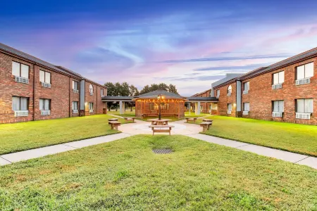 Quality Inn Отели рядом с Аэропорт Салисбери-Оушен Сити