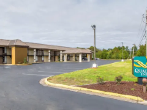 Quality Inn Forest City Hotels in Forest City