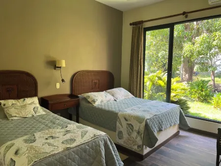 Beautiful Spacious 5-bedroom home ready for vacation! Отели рядом с достопримечательностью «Decameron»