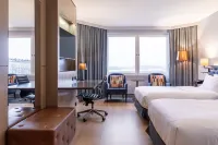 赫爾辛基斯特蘭德希爾頓飯店 赫爾辛基大學圖書館附近的飯店