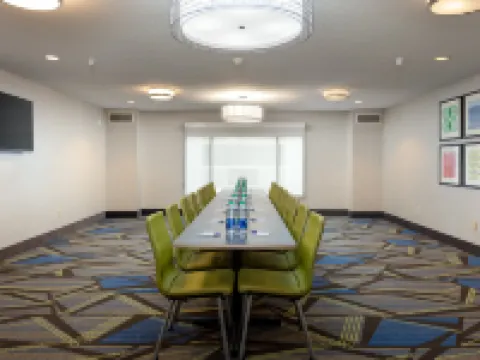 Holiday Inn Express & Suites MILTON EAST I-10 by IHG Hoteles en Milton