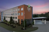 Holiday Inn Express & Suites BIRMINGHAM NORTH - FULTONDALE by IHG - Parkering