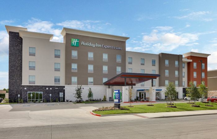 Holiday Inn Express & Suites PLANO - THE COLONY by IHG