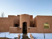 Private Charming Casita, Complete with All the Modern Conveniences.