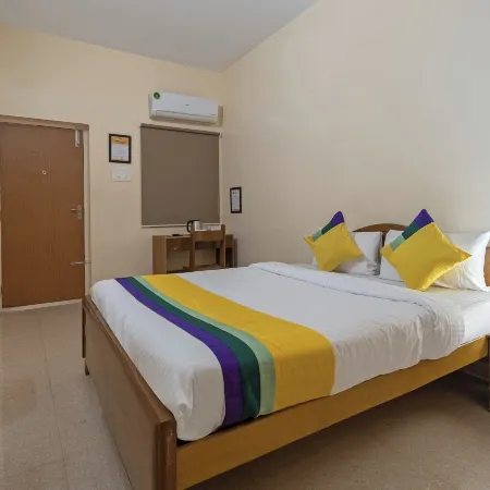 Itsy Hotels Everest Leela Residency
