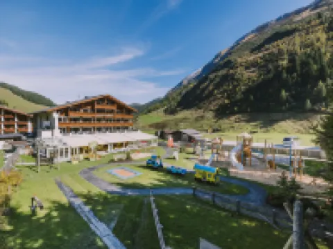 Kinder- & Gletscherhotel Hintertuxerhof Hotels in Tux