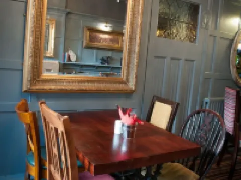 Huckleberrys Bar & Grill