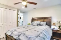 Remodeled Seminole Apt and Yard 3 Mi to Beach!