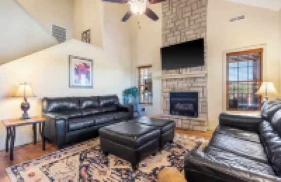 Rest Nest in the Heart of Ozark's Nature!