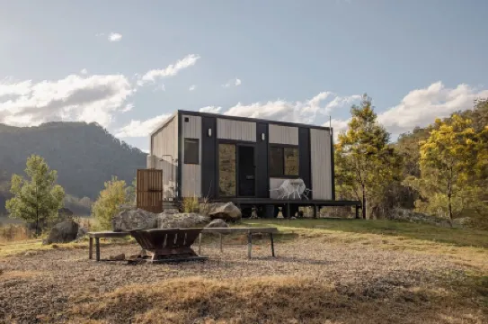 The Nile Farmstay: Modern Cabin Offering Incredible Views with Fire Pit and Spa.