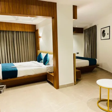 Hotel Emora Tree