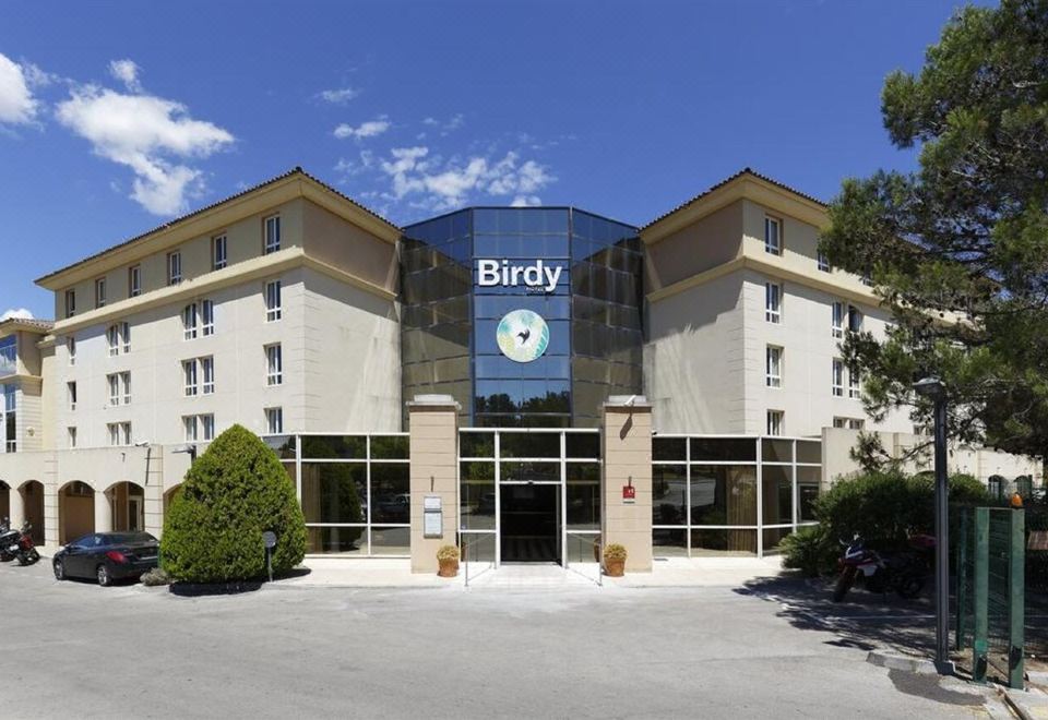 Hotel Birdy By HappyCulture Over view
