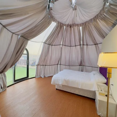 Sunset Desert Safari With Glamping Отели в г. Аль Оер