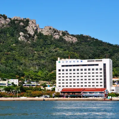 Mokpo Shinan Beach Hotel Hotel berhampiran Stesen Mokpo