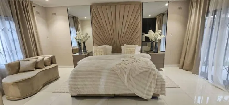 Villa De Luna in Avondale, Lomagundi Road