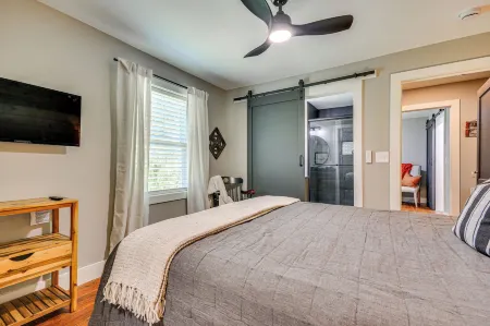 Cozy Cottage: Nature-filled Winston-salem Retreat!