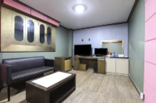 Chilgok G Hotels near Yangmok Station