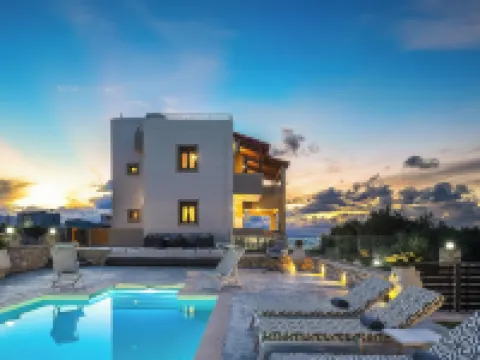 Villa Aris: A Serene Experience, 3BRs, Pool & BBQ Hotels in Stavromenos