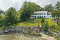 Hot Tub + Private Beach: Waterfront Urbanna Escape - 3-Star