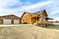 Rustic Bryce Canyon Home w/ Deck on Sevier River! - Parking