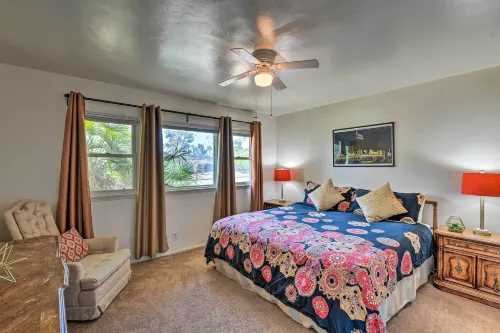 Vintage Las Vegas Oasis < 3 Mi to the Strip! - Bungalows