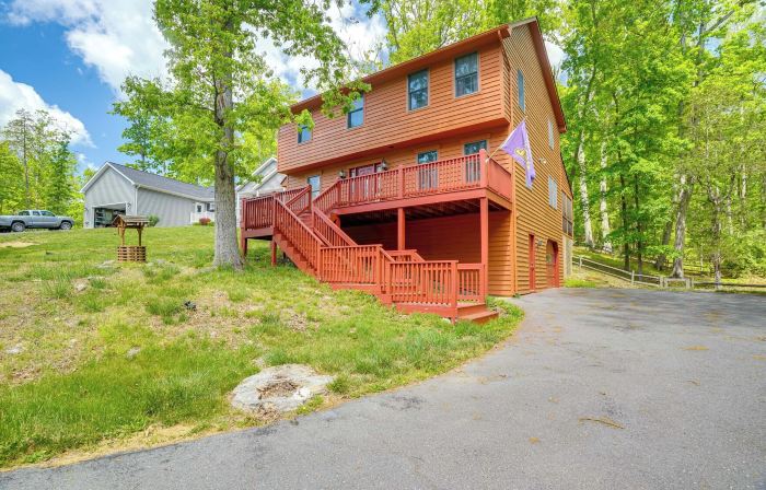 Mcgaheysville Home w/ Screened Porch & Gas Grill!