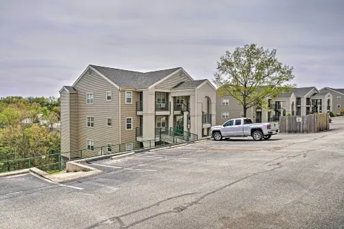 Branson Condo on Golf Course w/ Pool Access! - Park Yeri