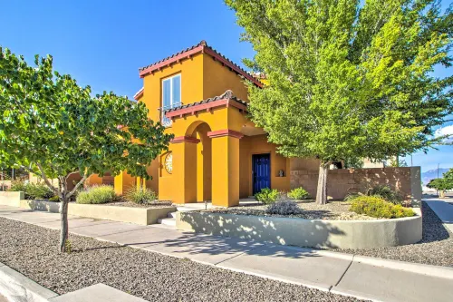 Updated ABQ Getaway Walk to Netflix Studios! - Bungalow