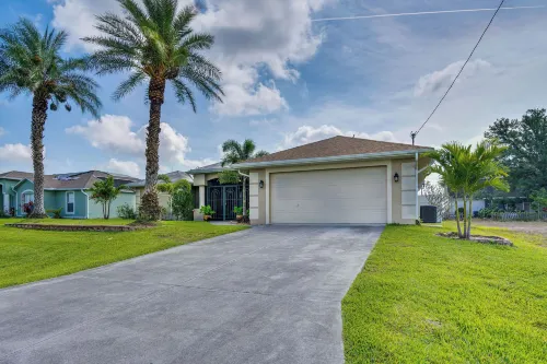 Saltwater Pool and Gas Grill Cape Coral Oasis! -  Casas de vacaciones