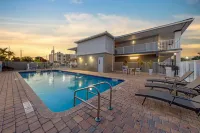 Best Western of Clewiston - Pools