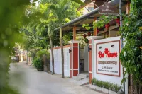 Red Flower Cottages Homestay - Tiny houses