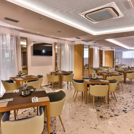 Carine Hotel Centar