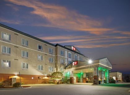 Best Western Plus Pembina Inn  Suites