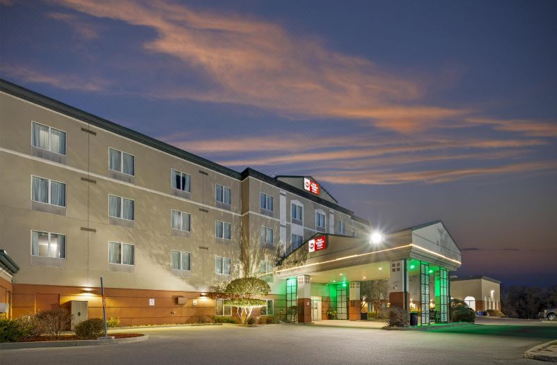 Best Western Plus Pembina Inn Suites