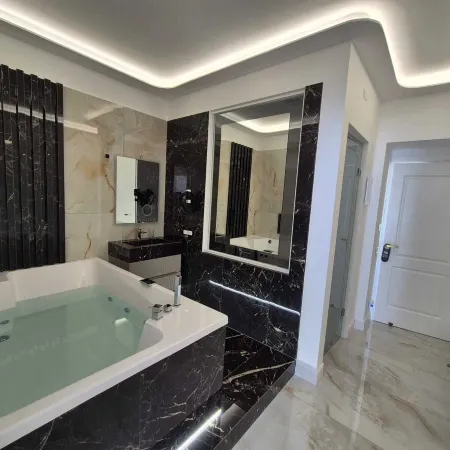 Arco Boutique Rooms