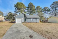 Quiet & Modern Family Home in Spring Lake - Wifi