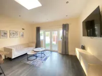 Cosy Two Bedroom Apartment Near East Croydon Station