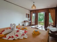 Munduk Farmhouse Munduk Waterfall周辺のホテル