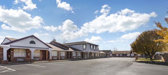 紅屋頂鄉村工作室喬治城，KY 喬治敦住宿飯店