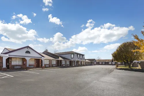 HomeTowne Studios Georgetown, KY