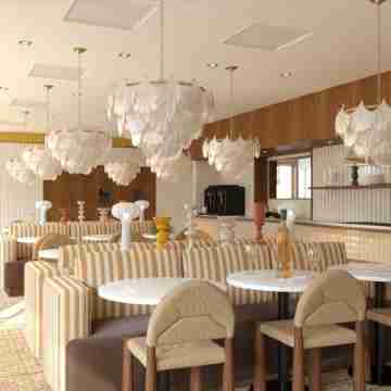 Hôtel les Brises Dining/Meeting Rooms