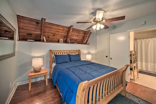 A-Frame Cabin w/ Hot Tub, Walk to Kentucky Lake! - 3 звезды
