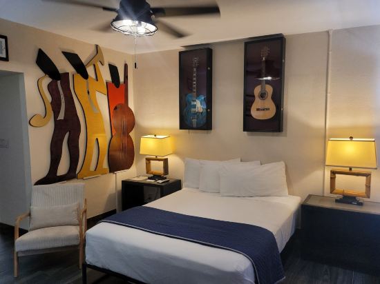 Desert Hills Motel