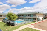Motel 6 Tucumcari, NM - Pools
