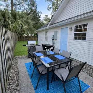 Egret's Cove-Free Beach Pass, Near Golfing and Marina, Walk to Restaurants!