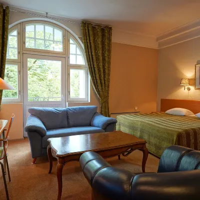 Barclay Hotel Hotels near Old Town