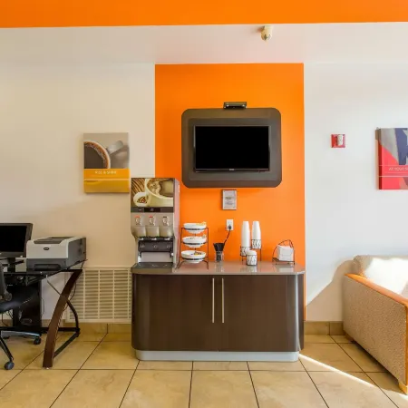 Motel 6 Baraboo, WI - Lake Delton