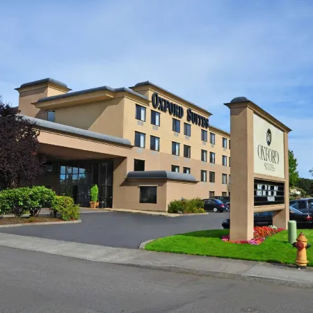 Oxford Suites Portland - Jantzen Beach