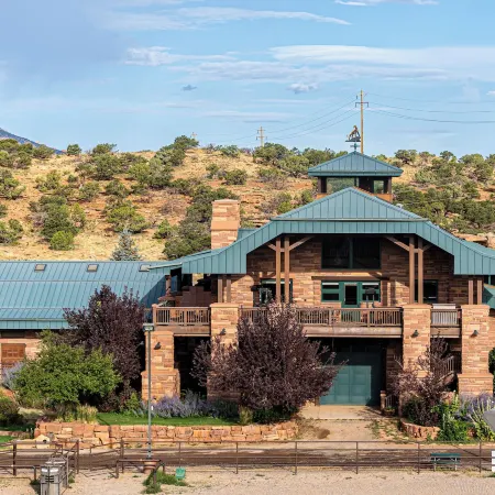 Cougar Ridge Resort